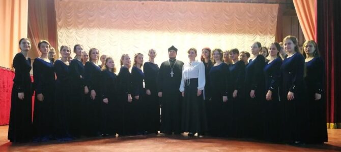 В рамках празднования 10-летия Донской митрополии женский хор ДДС дал концерт